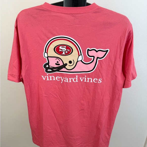 NFL Vineyard Vines San Francisco 49ers Helmet T Coral Size Large Men’s NWT - Picture 1 of 6